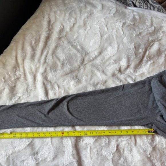 TNA Artizia Grey Leggings Spiral Logo Ladies Size Medium - Picture 11 of 14